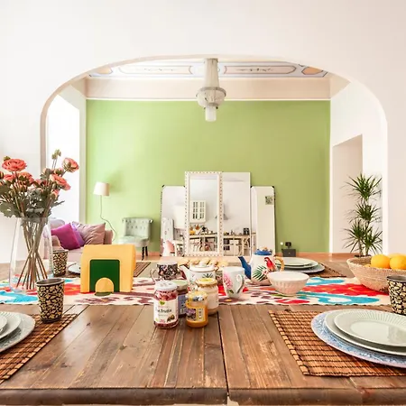 Апартаменты The Bright Maraja Centro Luxury Boutique Retreat